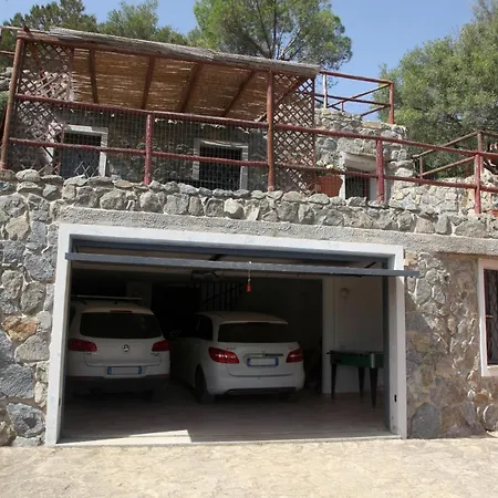 Olivastro Villa *